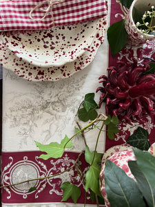 1960s Bordeaux and White Cherubs Table Cloth