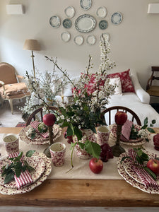 1960s Spring Roses Table Runner