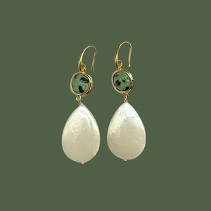 Zoisite Crystal with Maiorca Pearl Earrings